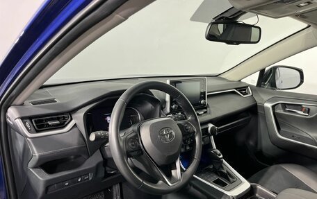 Toyota RAV4, 2021 год, 3 695 000 рублей, 8 фотография