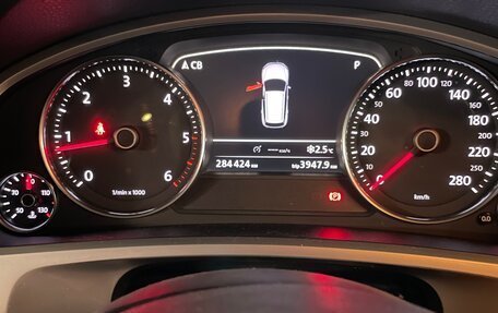 Volkswagen Touareg III, 2011 год, 1 650 000 рублей, 9 фотография