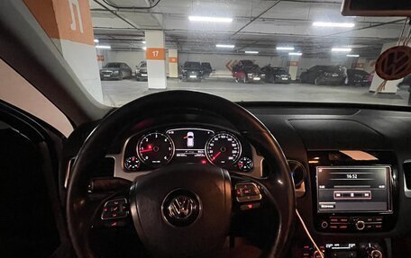 Volkswagen Touareg III, 2011 год, 1 650 000 рублей, 8 фотография