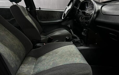 Chevrolet Niva I рестайлинг, 2004 год, 239 888 рублей, 11 фотография