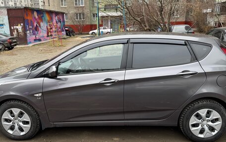 Hyundai Solaris II рестайлинг, 2015 год, 1 100 000 рублей, 3 фотография