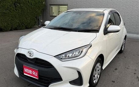 Toyota Yaris, 2022 год, 1 050 000 рублей, 1 фотография