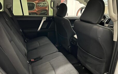 Toyota Land Cruiser Prado 150 рестайлинг 2, 2019 год, 4 500 000 рублей, 5 фотография