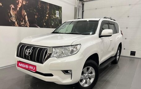 Toyota Land Cruiser Prado 150 рестайлинг 2, 2019 год, 4 500 000 рублей, 2 фотография