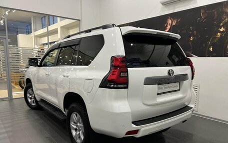Toyota Land Cruiser Prado 150 рестайлинг 2, 2019 год, 4 500 000 рублей, 10 фотография