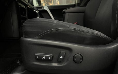 Toyota Land Cruiser Prado 150 рестайлинг 2, 2019 год, 4 500 000 рублей, 20 фотография