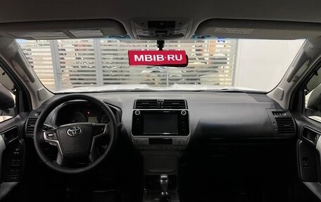 Toyota Land Cruiser Prado 150 рестайлинг 2, 2019 год, 4 500 000 рублей, 17 фотография