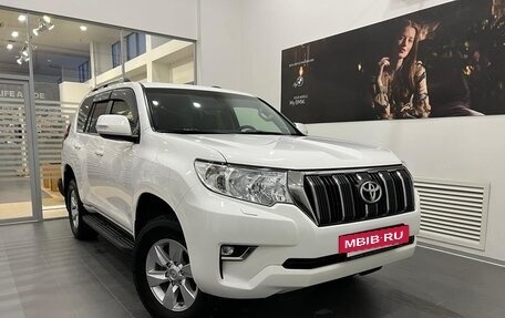 Toyota Land Cruiser Prado 150 рестайлинг 2, 2019 год, 4 500 000 рублей, 9 фотография