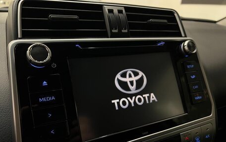 Toyota Land Cruiser Prado 150 рестайлинг 2, 2019 год, 4 500 000 рублей, 22 фотография