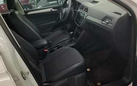 Volkswagen Tiguan II, 2021 год, 1 806 277 рублей, 6 фотография