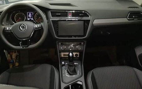 Volkswagen Tiguan II, 2021 год, 1 806 277 рублей, 7 фотография