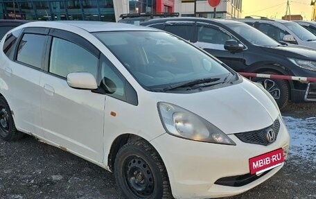 Honda Fit III, 2010 год, 530 000 рублей, 2 фотография