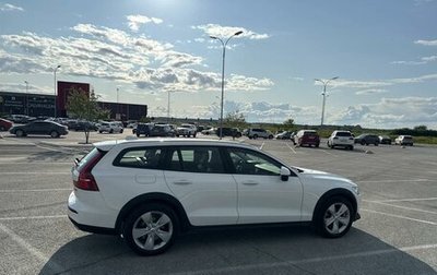 Volvo V60 Cross Country II, 2019 год, 3 450 000 рублей, 1 фотография