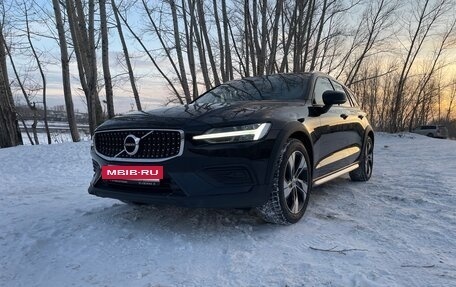 Volvo V60 Cross Country II, 2020 год, 3 990 000 рублей, 9 фотография