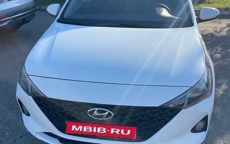 Hyundai Solaris II рестайлинг, 2020 год, 1 300 000 рублей, 1 фотография