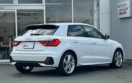 Audi A1, 2022 год, 1 640 000 рублей, 3 фотография