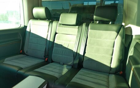 Volkswagen Multivan T6 рестайлинг, 2021 год, 6 385 000 рублей, 13 фотография