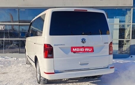 Volkswagen Multivan T6 рестайлинг, 2021 год, 6 385 000 рублей, 2 фотография