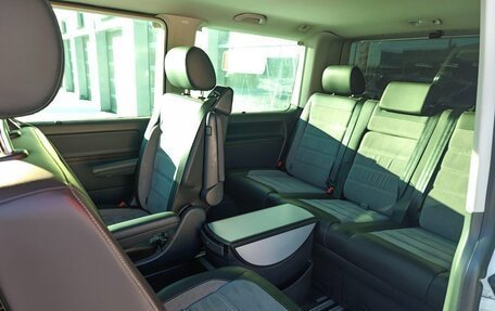 Volkswagen Multivan T6 рестайлинг, 2021 год, 6 385 000 рублей, 14 фотография