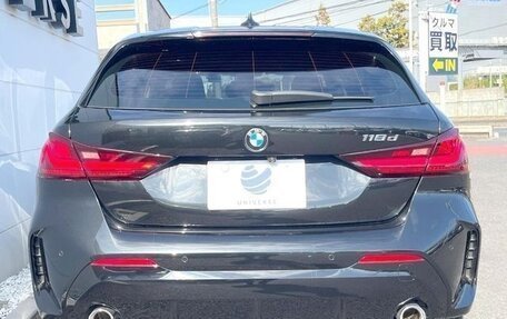 BMW 1 серия, 2021 год, 1 900 000 рублей, 5 фотография