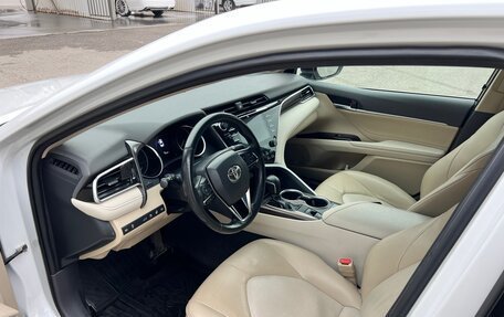 Toyota Camry, 2018 год, 2 900 000 рублей, 6 фотография