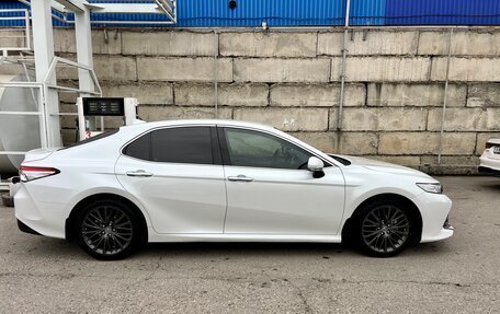 Toyota Camry, 2018 год, 2 900 000 рублей, 5 фотография