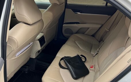 Toyota Camry, 2018 год, 2 900 000 рублей, 8 фотография