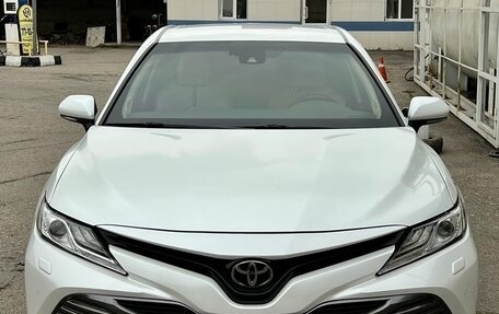 Toyota Camry, 2018 год, 2 900 000 рублей, 2 фотография