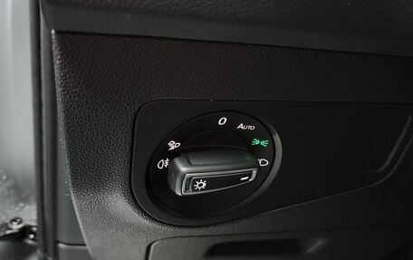 Volkswagen Tiguan II, 2021 год, 3 166 000 рублей, 17 фотография