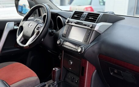 Toyota Land Cruiser Prado 150 рестайлинг 2, 2016 год, 3 620 000 рублей, 19 фотография