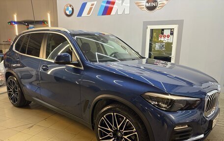 BMW X5, 2019 год, 6 350 000 рублей, 2 фотография