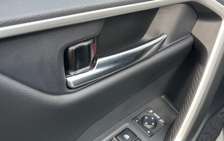 Toyota RAV4, 2025 год, 4 100 000 рублей, 6 фотография