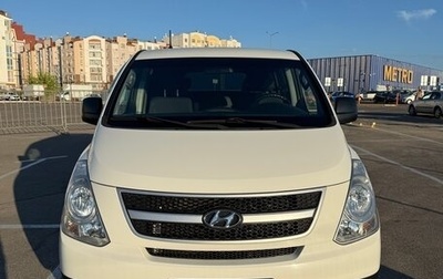 Hyundai H-1 II рестайлинг, 2011 год, 1 800 000 рублей, 1 фотография