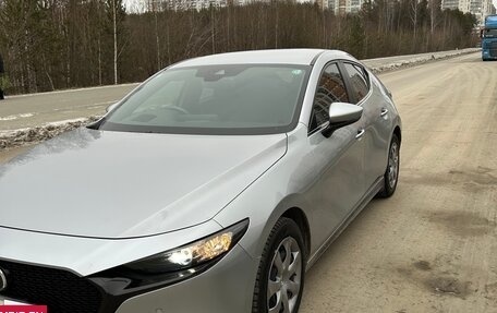 Mazda 3, 2021 год, 1 850 000 рублей, 2 фотография