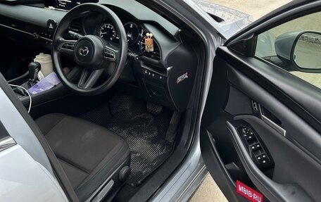 Mazda 3, 2021 год, 1 850 000 рублей, 10 фотография