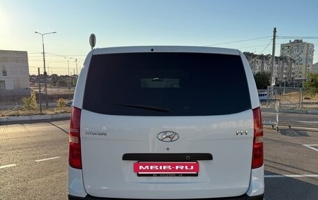 Hyundai H-1 II рестайлинг, 2011 год, 1 800 000 рублей, 5 фотография