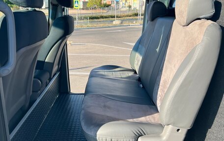 Hyundai H-1 II рестайлинг, 2011 год, 1 800 000 рублей, 17 фотография