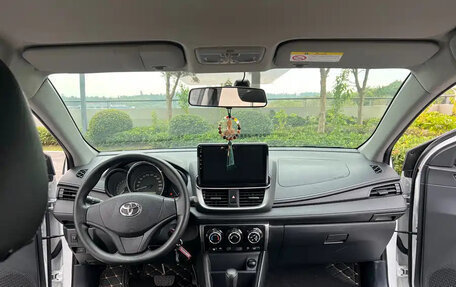 Toyota Yaris XP150 рестайлинг, 2022 год, 1 000 777 рублей, 10 фотография