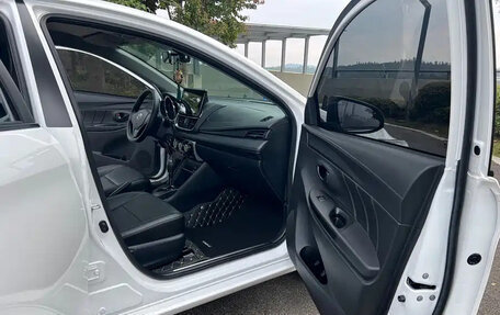 Toyota Yaris XP150 рестайлинг, 2022 год, 1 000 777 рублей, 11 фотография