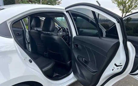 Toyota Yaris XP150 рестайлинг, 2022 год, 1 000 777 рублей, 12 фотография