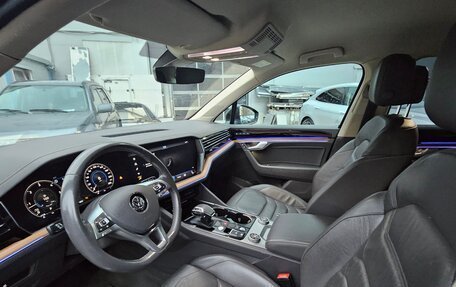 Volkswagen Touareg III, 2018 год, 4 399 000 рублей, 7 фотография