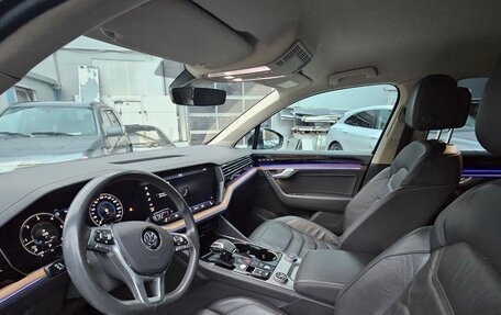 Volkswagen Touareg III, 2018 год, 4 399 000 рублей, 6 фотография