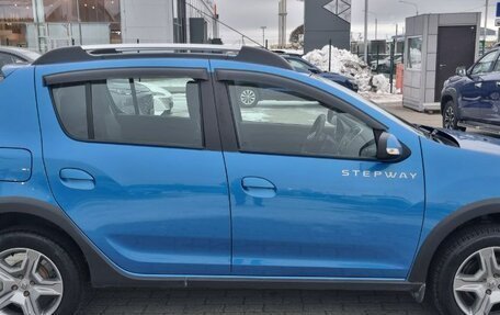 Renault Sandero II рестайлинг, 2019 год, 1 190 000 рублей, 2 фотография