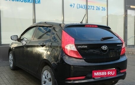 Hyundai Solaris II рестайлинг, 2015 год, 915 000 рублей, 3 фотография