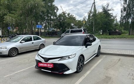 Toyota Camry, 2020 год, 3 050 000 рублей, 4 фотография