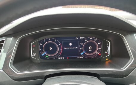 Volkswagen Tiguan II, 2019 год, 2 500 000 рублей, 10 фотография