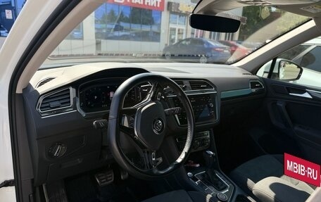 Volkswagen Tiguan II, 2019 год, 2 800 000 рублей, 2 фотография