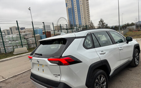 Toyota RAV4, 2025 год, 4 130 000 рублей, 4 фотография