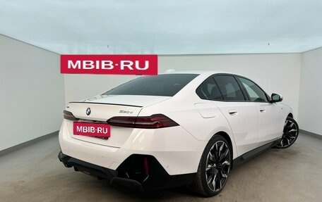 BMW 5 серия, 2025 год, 9 250 000 рублей, 2 фотография