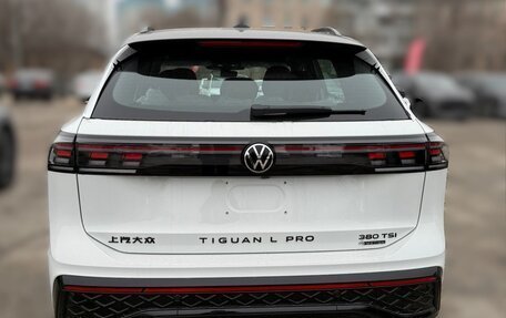 Volkswagen Tiguan, 2025 год, 4 952 000 рублей, 2 фотография